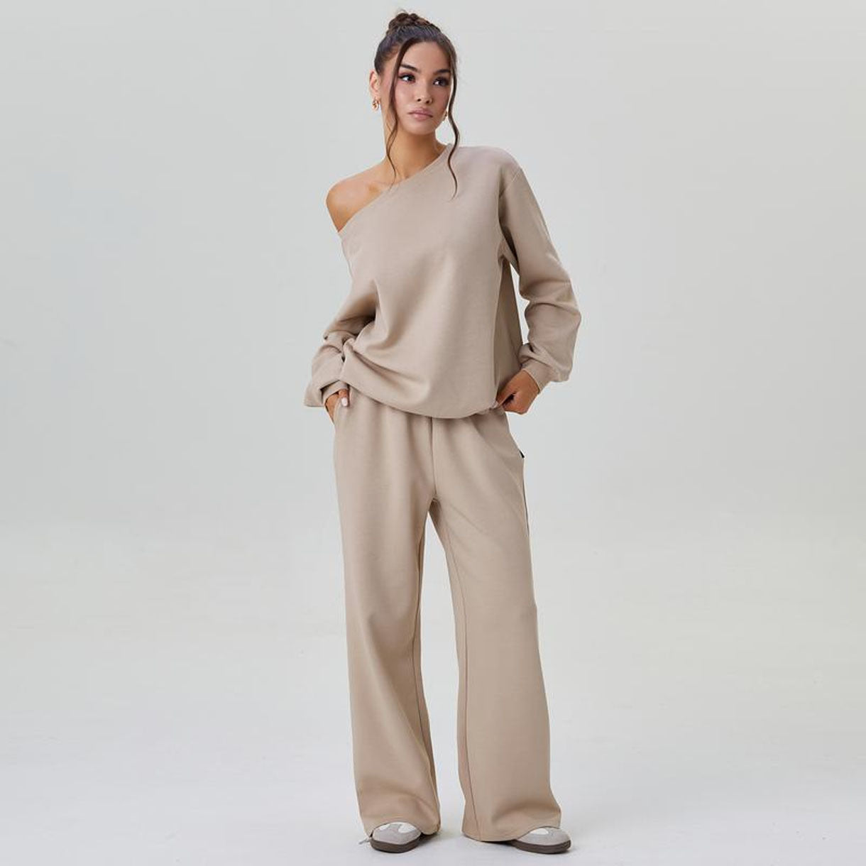 New winter style, fashionable and versatile off-shoulder design, Amazon trendy sporty casual suit
